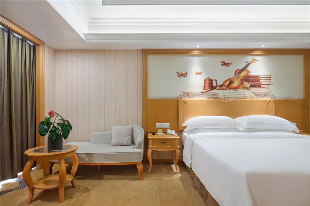 Vienna Hotel Zhengzhou Zhongyuan Futa Extérieur photo
