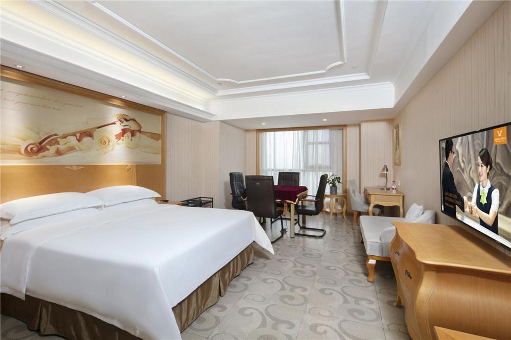 Vienna Hotel Zhengzhou Zhongyuan Futa Extérieur photo